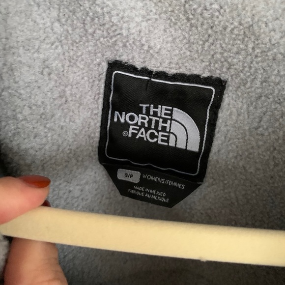 Small Denali North Face Jacket - Picture 2 of 7